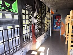 Graffiti Mega City Hostel