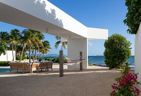 Altamer Resort