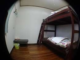 Guesthouse Base Okinawa - Hostel