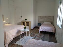 V Barcelona Hostal