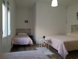 V Barcelona Hostal