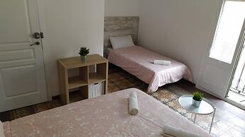 V Barcelona Hostal