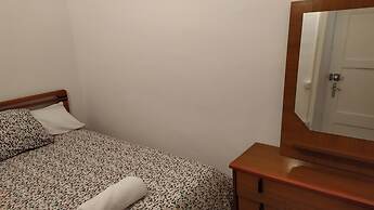 V Barcelona Hostal