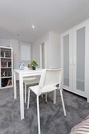 Leeds House