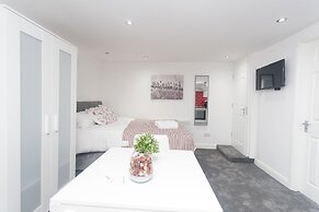 Leeds House