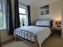 Birdholme House