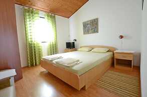 Apartments and Rooms Viktorija