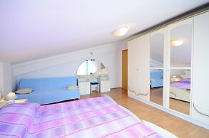 Apartments Biserka