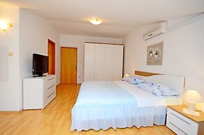 Apartments Biserka