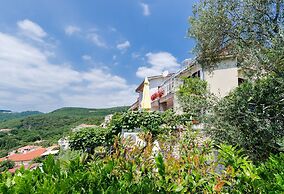 Apartments Mandica