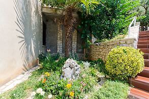 Apartments Mandica