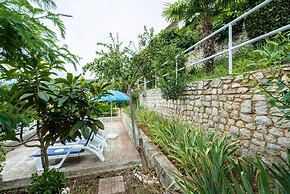 Apartments Mandica
