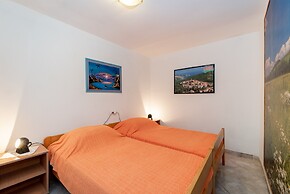 Apartments Mandica