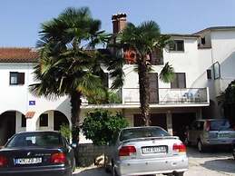 Apartments Cerin