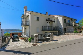 Apartment Mira