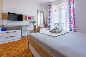 Apartment Mira