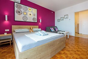 Apartment Mira