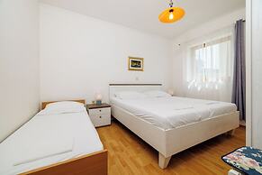 Apartments Dijana
