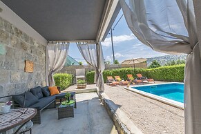 House Lisica