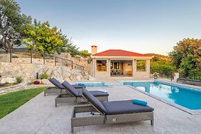 Villa Boulder