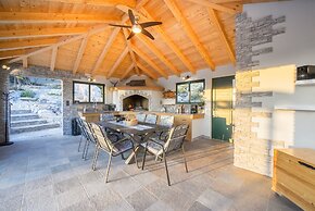 Villa Boulder