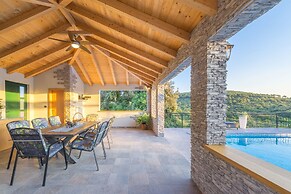 Villa Boulder