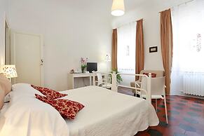 Lucretia House Affittacamere