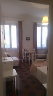 Lucretia House Affittacamere