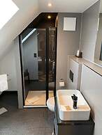 Munich Deluxe Hotel