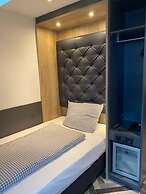 Munich Deluxe Hotel