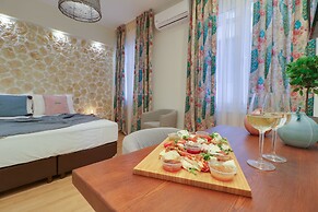 AthiNN Residence