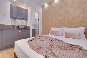AthiNN Residence