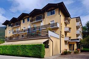 Hotel Dolomiti Levico