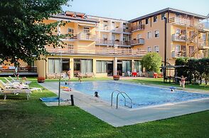 Hotel Dolomiti Levico