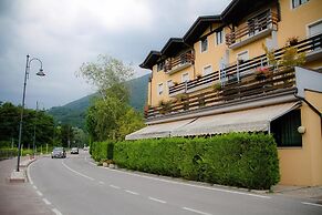 Hotel Dolomiti Levico