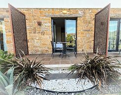 Porta Trakis Hotel