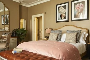 Broadstreet Townhouse