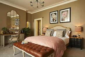 Broadstreet Townhouse