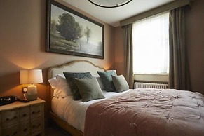 Broadstreet Townhouse