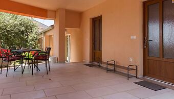 Apartments Petra Near Beach