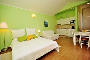 Apartments Petra Near Beach
