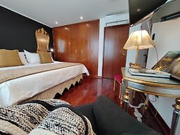Ana Frank Boutique Hotel
