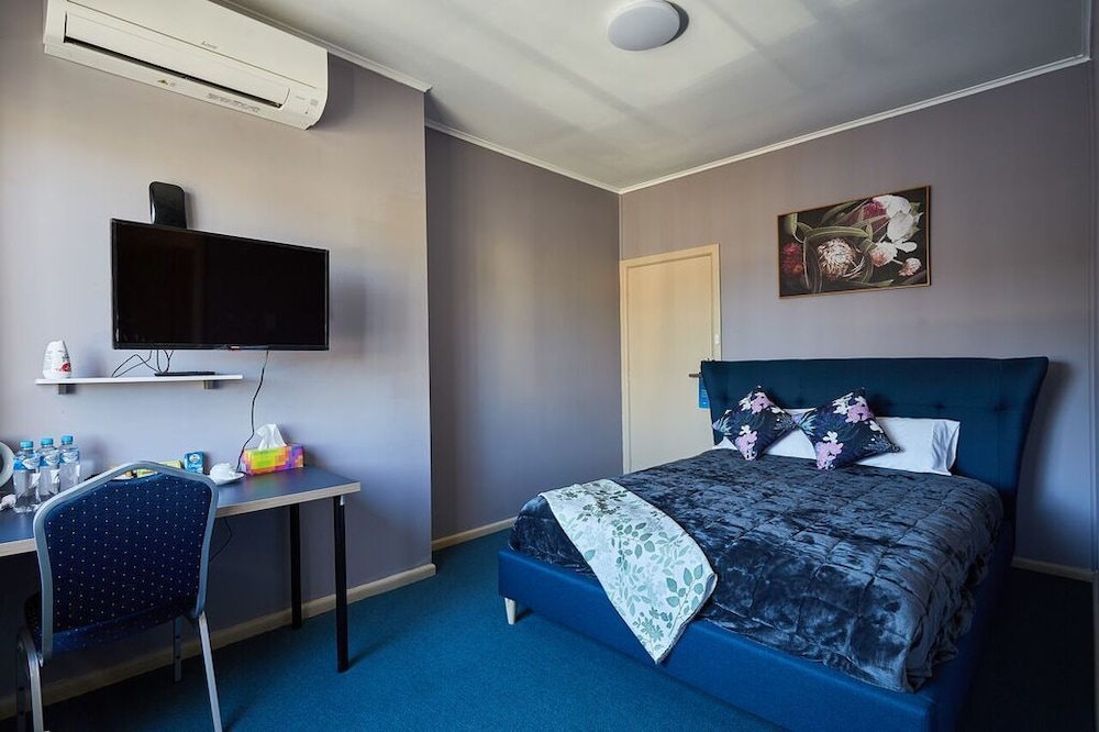 iMotel AU