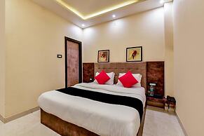 Hotel Frontier Royal