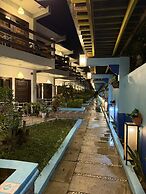 Ferellee Beachfront Inn