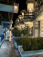 Ferellee Beachfront Inn