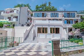 Jovan Apartments