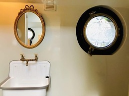 Houseboat Tante Piet