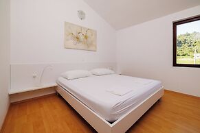 Apartments Biserka