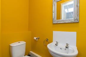 Townhouse @ 27 Electricity St Crewe